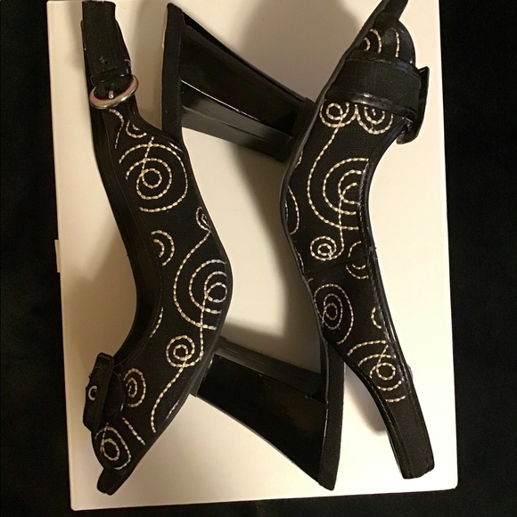 NATURALIZER peep toe sling backs. Size 9.5 - Picture 2 of 11